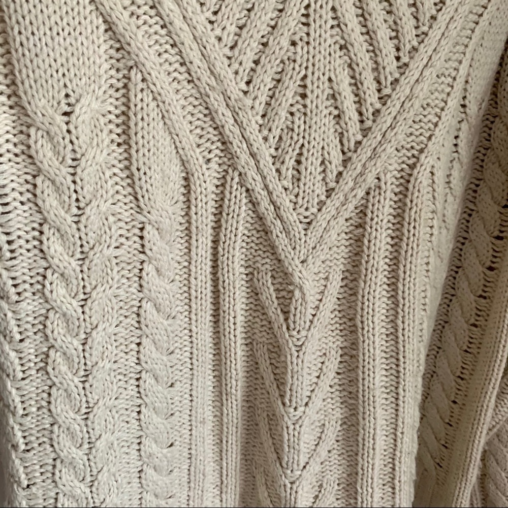 💕 4 for $20 Francesca’s Cold Shoulder Sweater - Picture 4 of 5